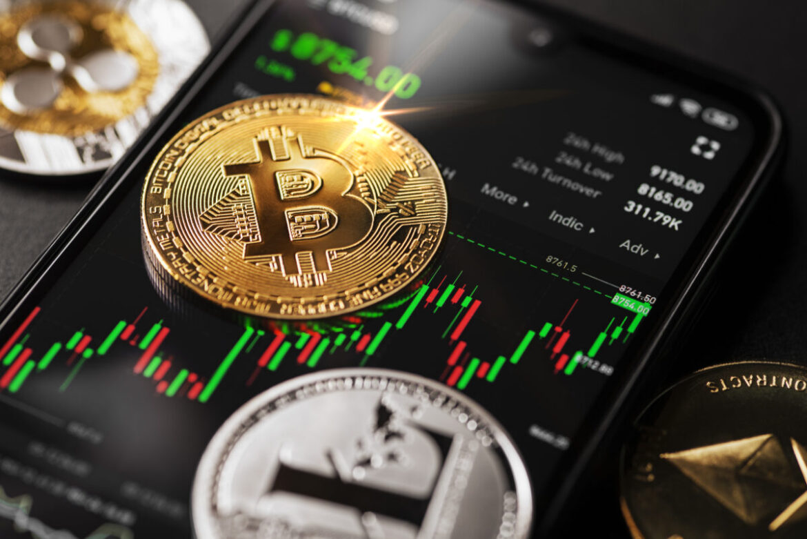 Crypto Day Trading vs. Long-Term Holding